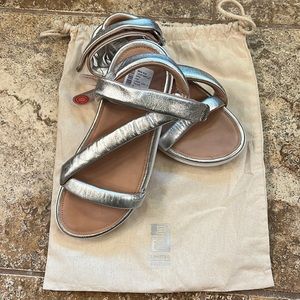 Size 9 silver fitflop z strap sandal NWT
